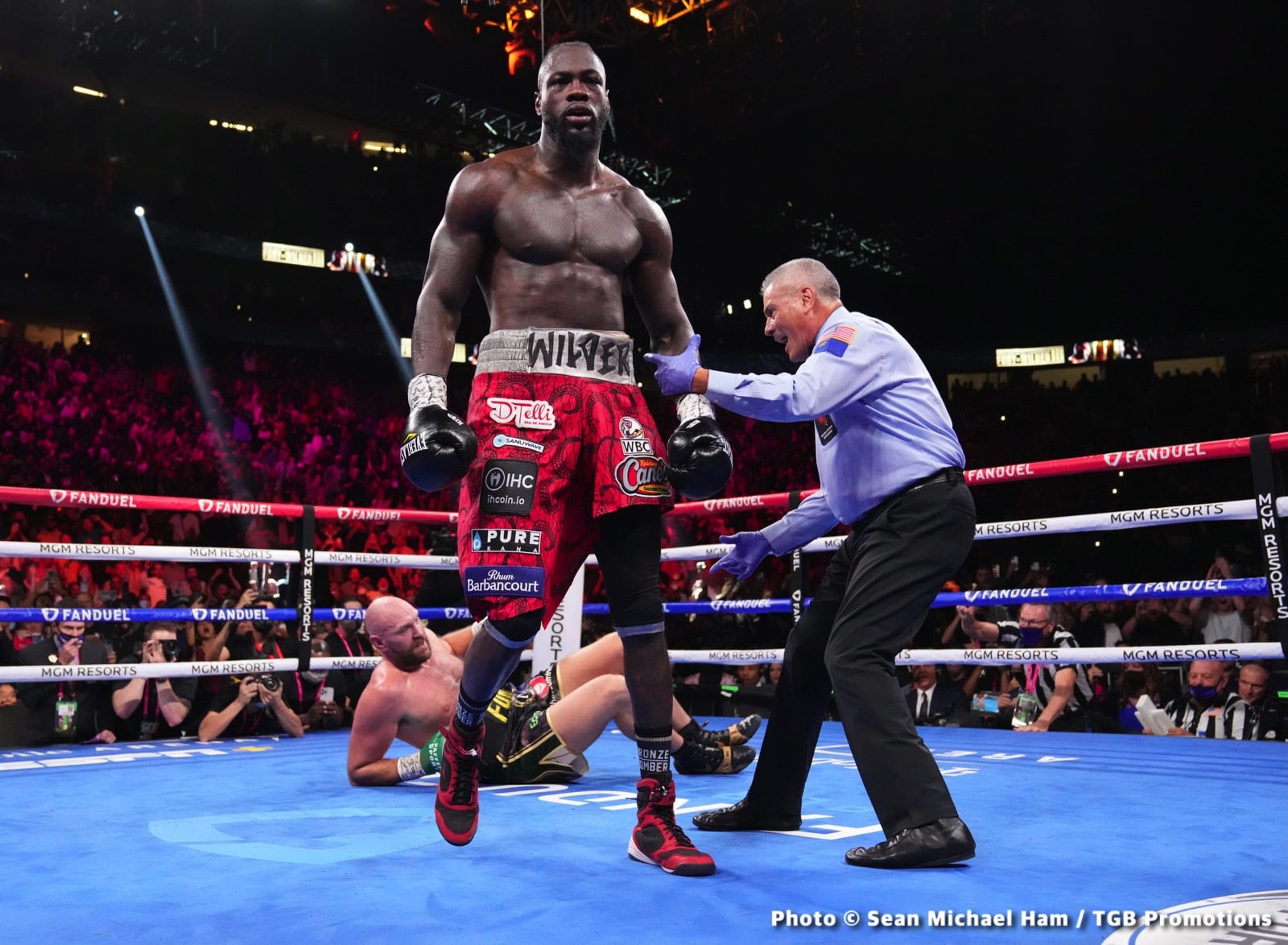 Deontay Wilder clocks in fastest knockouts per fight ahead of potential title bout, Fury follows in close second - Boxing Image