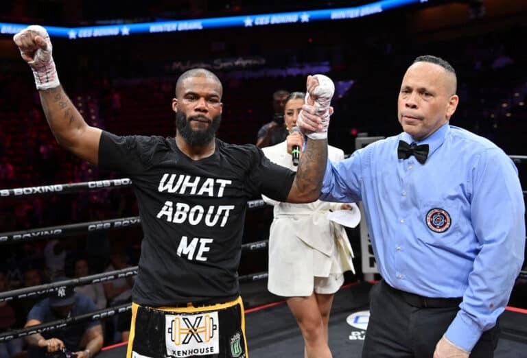 Chordale Booker Schools Vendetti at Mohegan Sun - Fight Results - Boxing Image